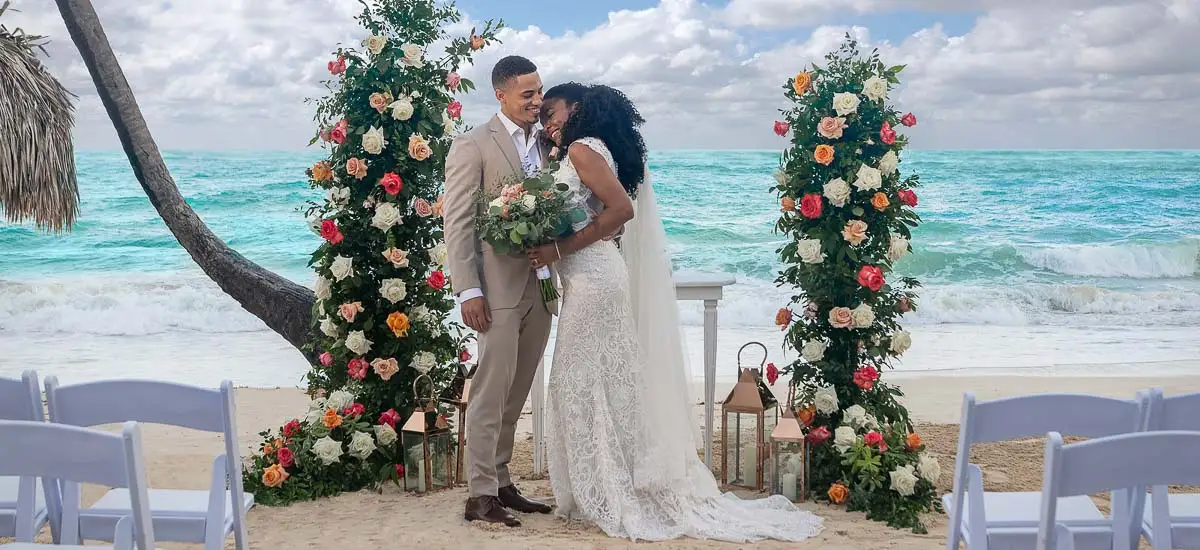 Weddings_by_Palladium_PUJ_garden_blooms_header2