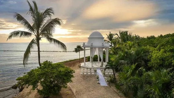 Beach gazebo 