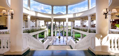 Grand Palladium Lady Hamilton Resort & Spa