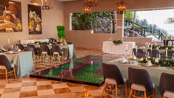 Weddings_by_Palladium_PVR_portofino_resturant Beach pergola